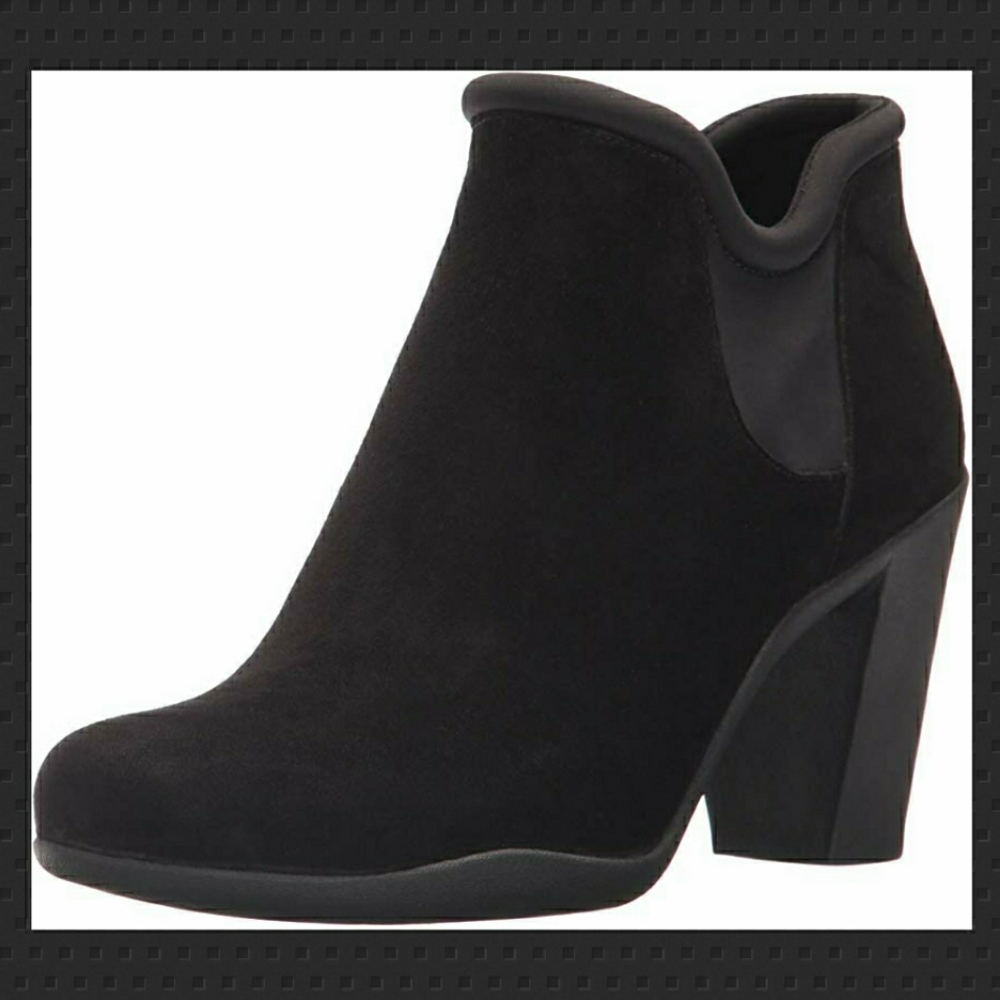 Clarks Suede Adya Bella Artisan Booties - EUC - Picture 3 of 9